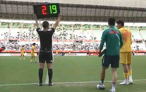 U23国足用完换人次数,第86分钟拜合拉木换下胡荷韬